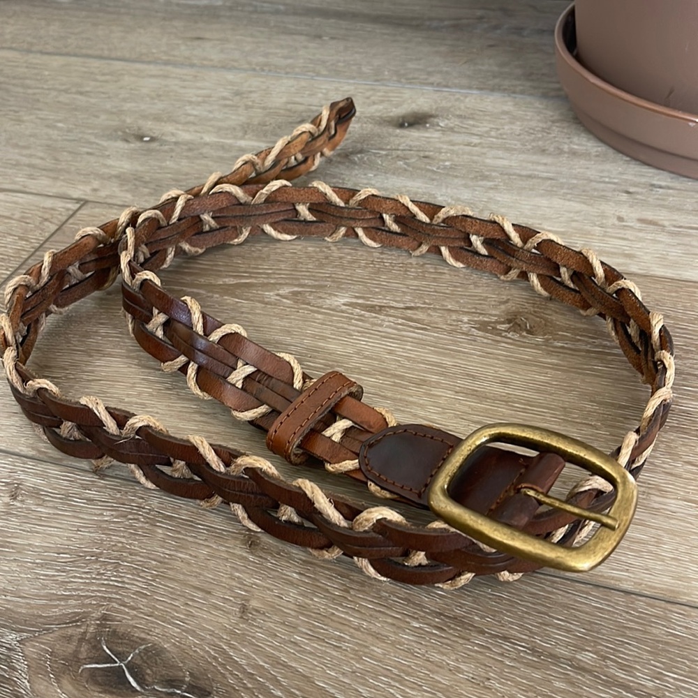 Braided Brown Leather Women’s Belt with Contrast Trim